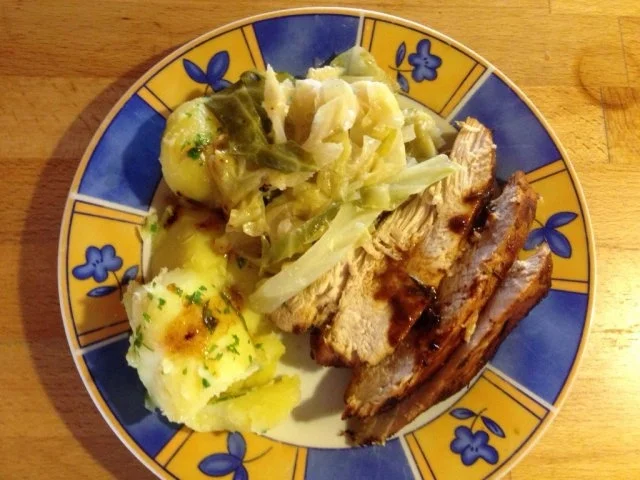 Rezept: Putenbrust mit Spitzkohl und Petersilienkartoffeln Putenbrust mit Spitzkohl und Petersilienkartoffeln - Rezept