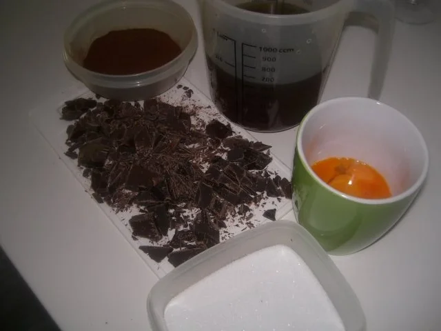 Rezept: Schoko-Minz-Likör Bild Nr. 2 Schoko-Minz-Likör - Rezept - Bild Nr. 2