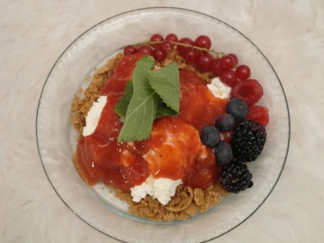 Sahne-Joghurt-Kultur und Beerenlese - Rezept