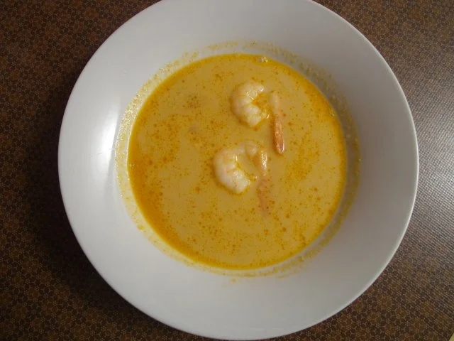 Gemüse-Kokossuppe mit Lachs - Rezept