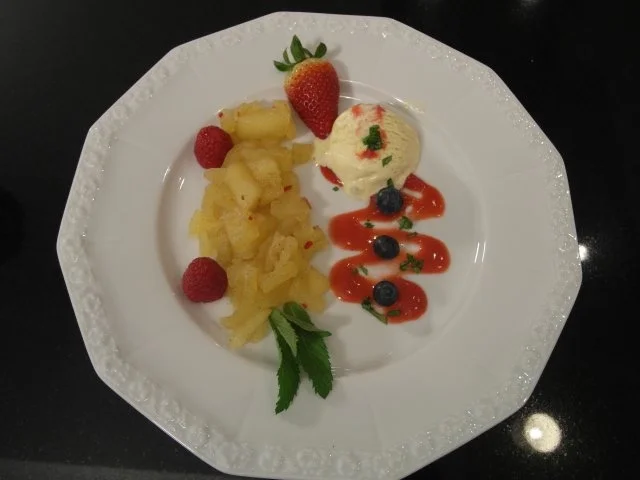 Vanilleeis mit scharfen Apfelkompott - Rezept