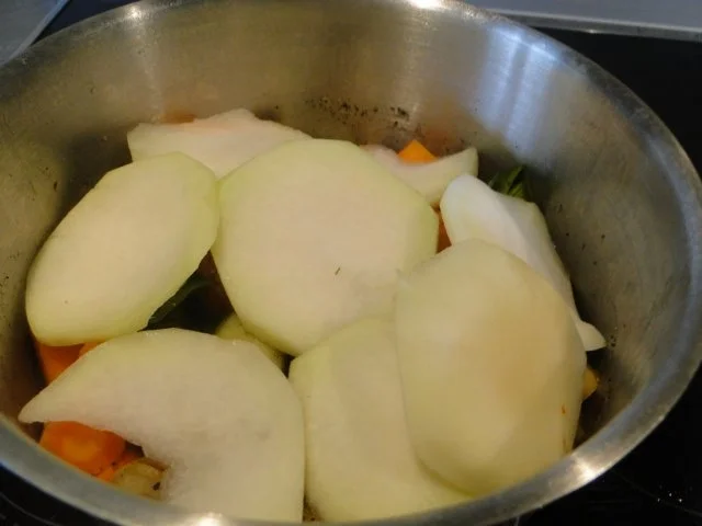 Putenoberkeule mit Gemüse Quer durch den Garten - Rezept - Bild Nr. 12