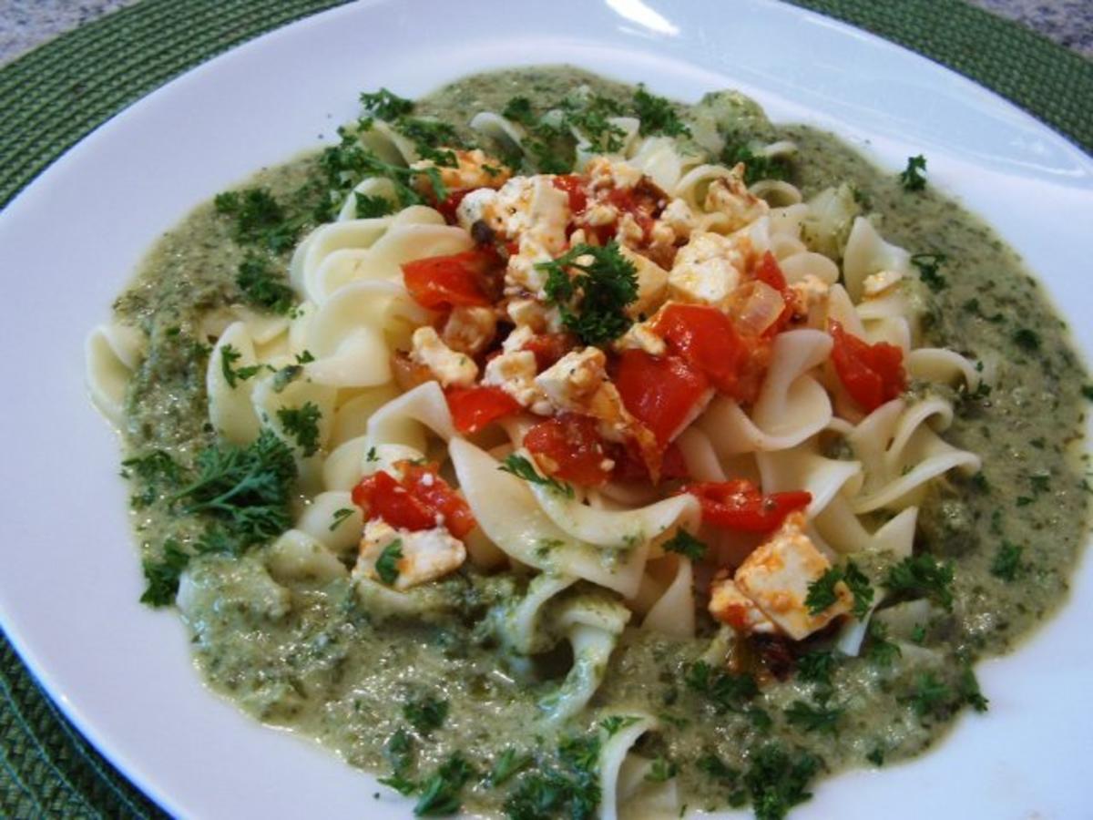 Nudeln mit Rucola-Soße - Rezept mit Bild - kochbar.de