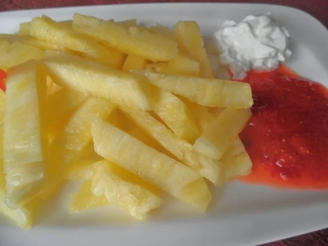 "Pommes mit Ketchup und Mayo"  ... oder wie bekommt man Kinder zum Obst essen ... ;-) - Rezept