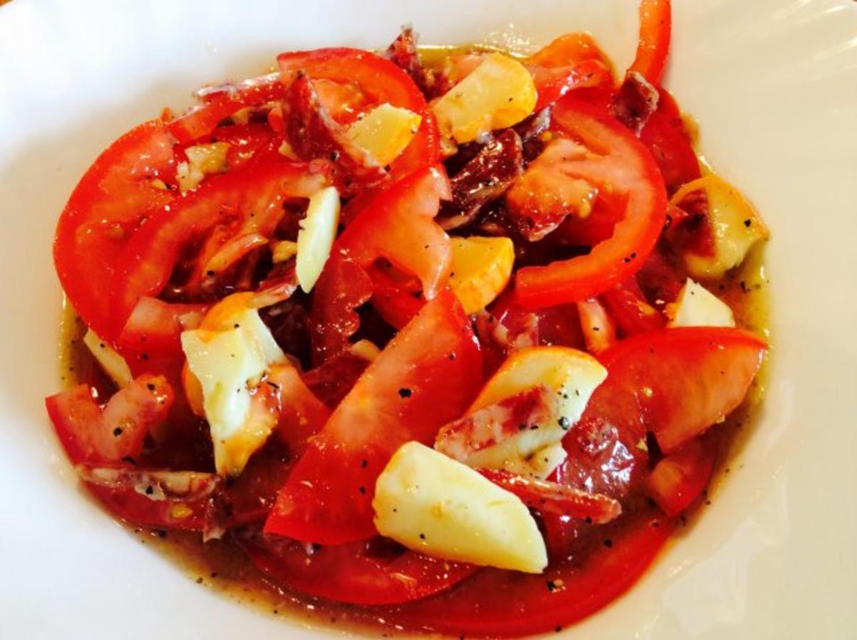 Tomatensalat mit Trüffelsalami und franz. Weichkäse - Rezept - Bild Nr. 2