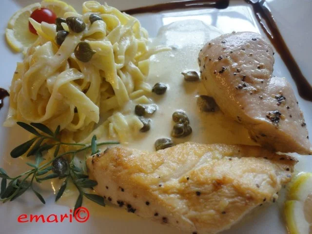 Rezept: Hühner Filet mit Zitronen Kapern Sauce Hühner Filet mit Zitronen Kapern Sauce - Rezept