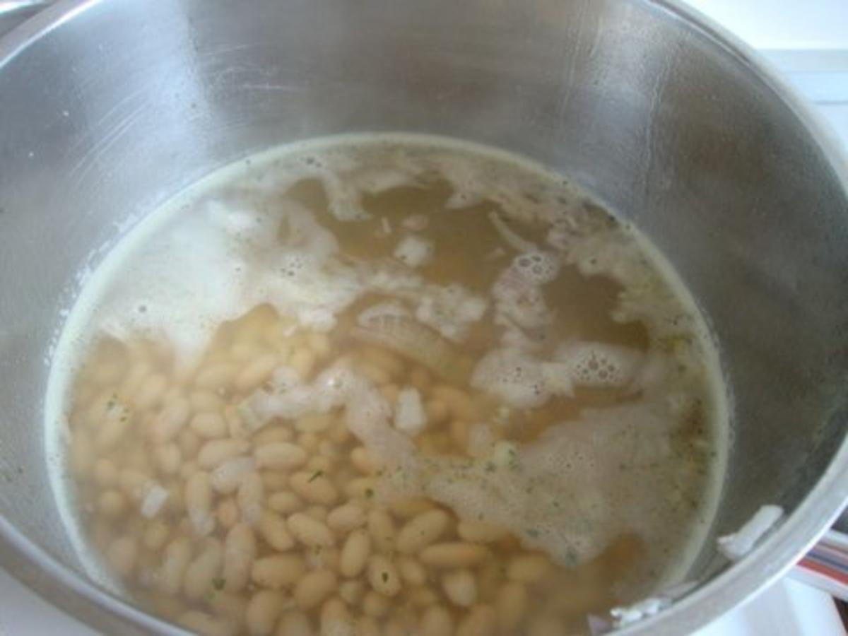 Weiße Bohnensuppe mit geröstetem Knoblauch - Rezept - Bild Nr. 5