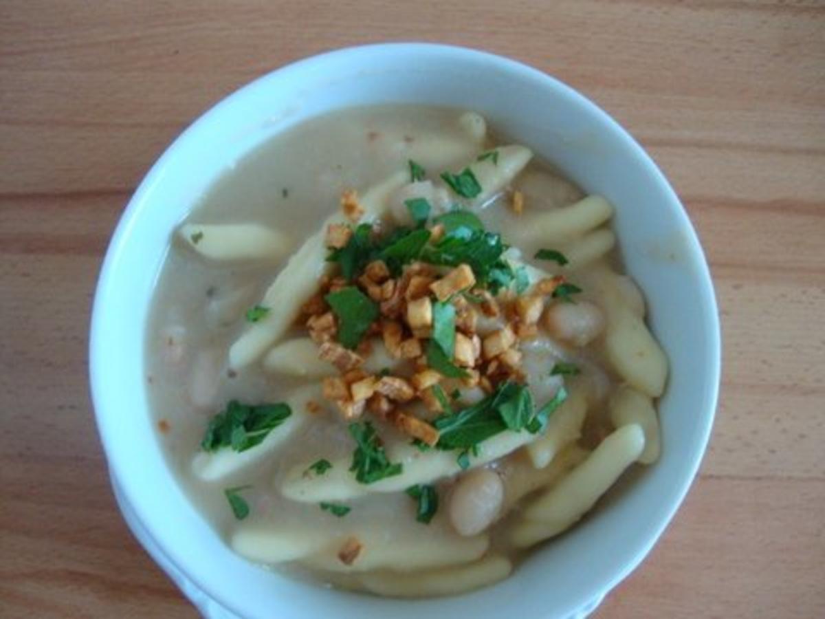 Weiße Bohnensuppe mit geröstetem Knoblauch - Rezept - Bild Nr. 10