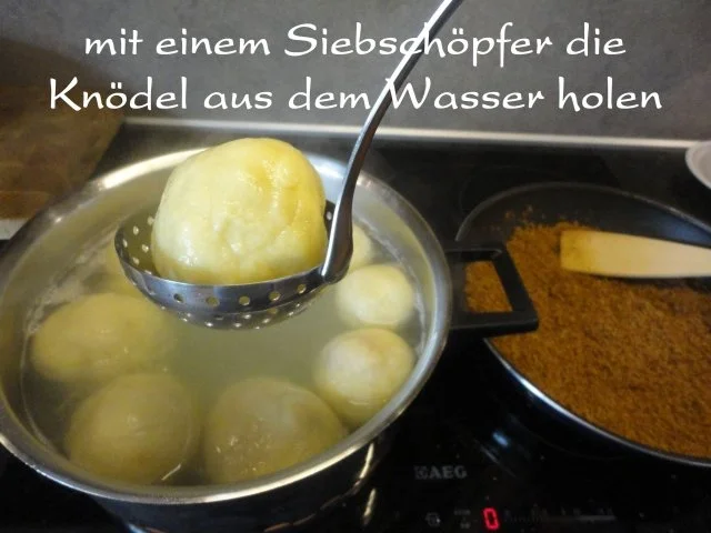 Rezept: Wachauer Marillen / Aprikosen Knödel (Kartoffelteig) Bild Nr. 19 Wachauer Marillen / Aprikosen Knödel (Kartoffelteig) - Rezept - Bild Nr. 19