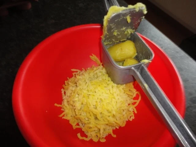 Rezept: Wachauer Marillen / Aprikosen Knödel (Kartoffelteig) Bild Nr. 3 Wachauer Marillen / Aprikosen Knödel (Kartoffelteig) - Rezept - Bild Nr. 3