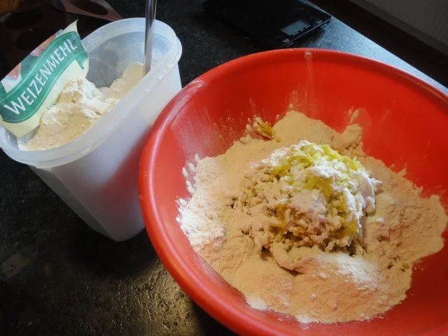 Rezept: Wachauer Marillen / Aprikosen Knödel (Kartoffelteig) Bild Nr. 4 Wachauer Marillen / Aprikosen Knödel (Kartoffelteig) - Rezept - Bild Nr. 4