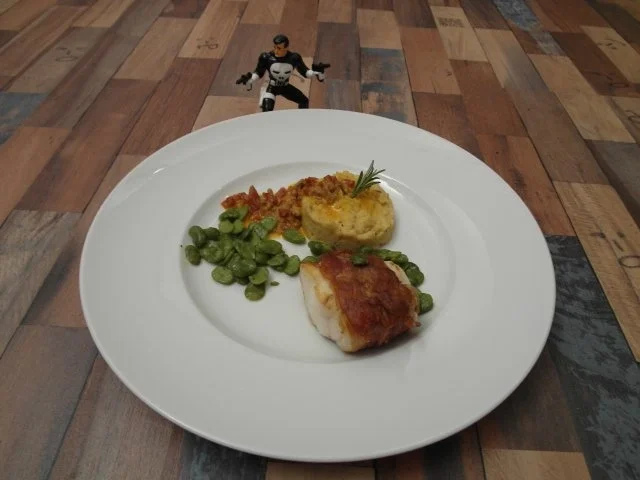 Seeteufel im Serranoschinkenmantel mit Kichererbsenpüree und Chorizobutter - Rezept