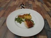 Seeteufel im Serranoschinkenmantel mit Kichererbsenpüree und Chorizobutter - Rezept