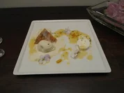 Taleros de Queso de Cabra – Ziegenkäsetaler mit Akazienhonigdressing und Rosmarin-Eis - Rezept