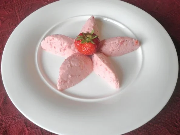Schnelle Erdbeer - Mousse ... - Rezept - Bild Nr. 2