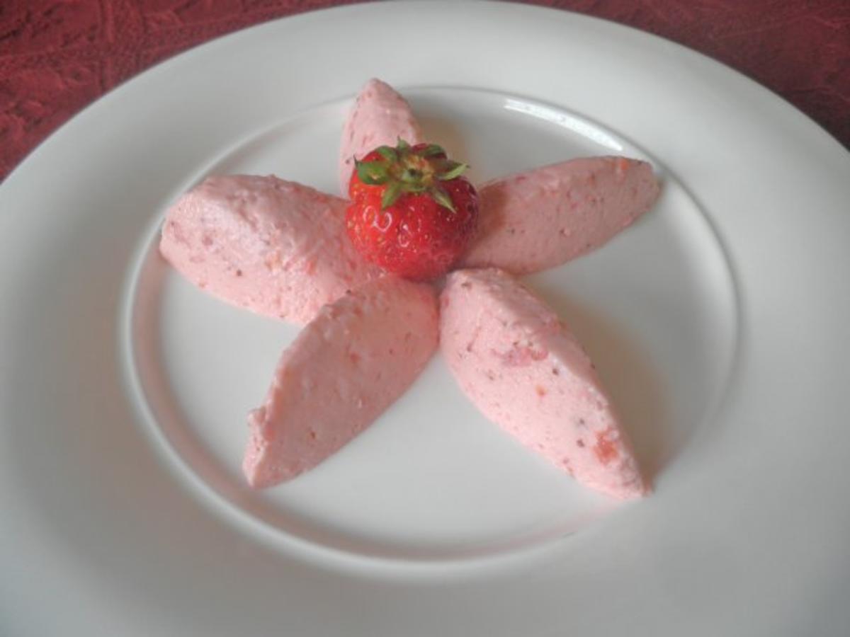 Schnelle Erdbeer - Mousse ... - Rezept