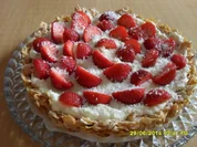 Erdbeer-Knuspertorte mit Kokos - Rezept