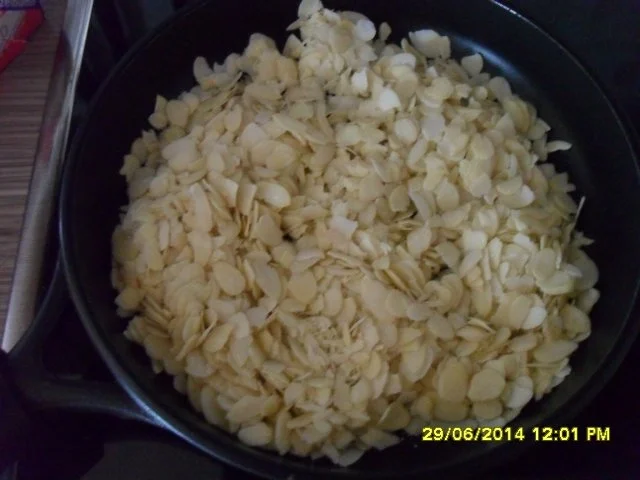 Erdbeer-Knuspertorte mit Kokos - Rezept - Bild Nr. 3