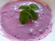 Heidelbeercreme mit Kirscheinlage - Rezept