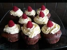 Schoko-Himbeer-Cupcakes mit leckerem Topping - Rezept