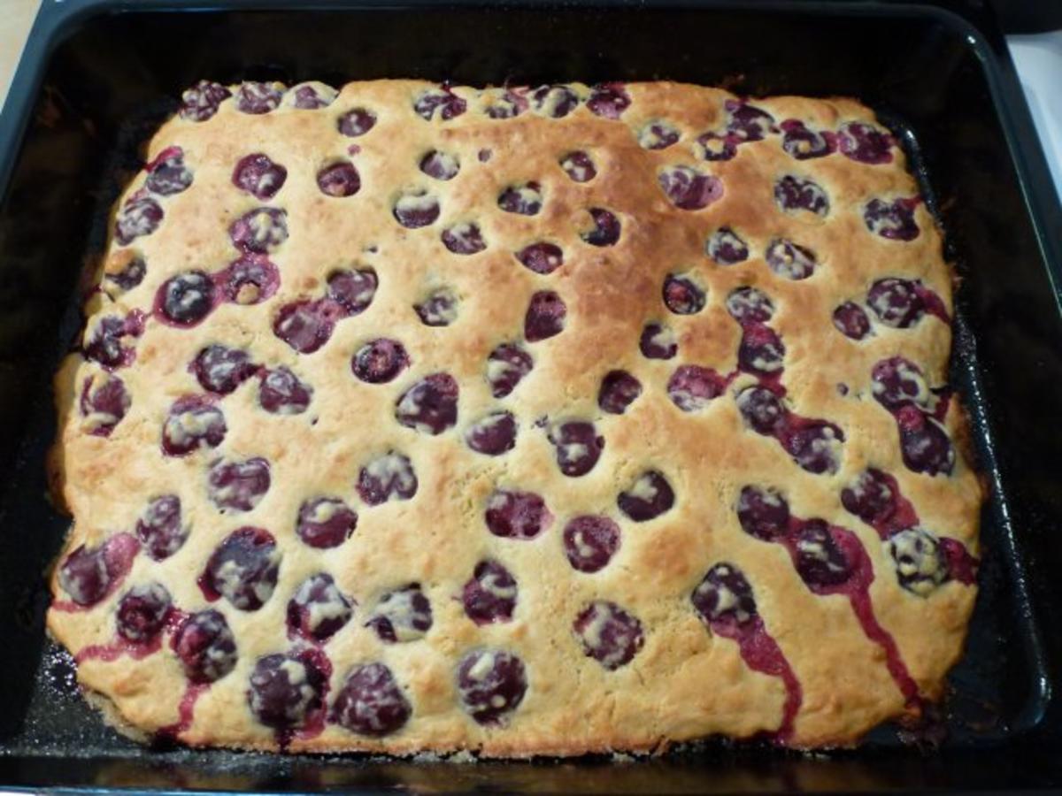 Bilder für Ein Herzkirsch-Kuchen vom Blech - Rezept