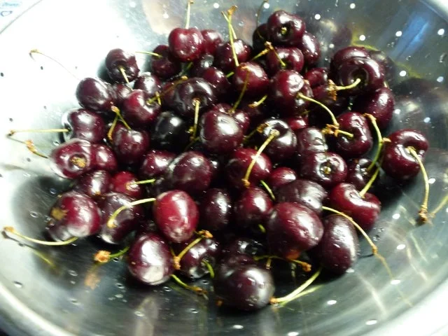 Rezept: Ein Herzkirsch-Kuchen vom Blech Bild Nr. 3 Ein Herzkirsch-Kuchen vom Blech - Rezept - Bild Nr. 3