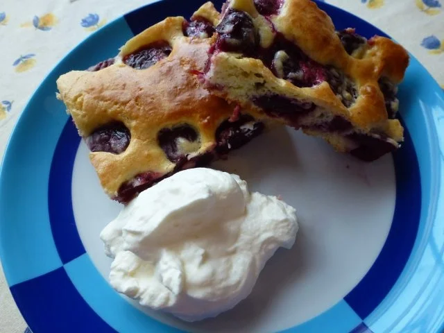 Rezept: Ein Herzkirsch-Kuchen vom Blech Bild Nr. 2 Ein Herzkirsch-Kuchen vom Blech - Rezept - Bild Nr. 2