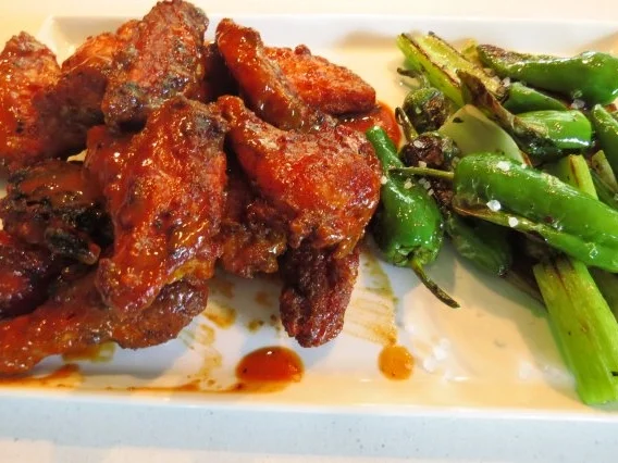 Buffalo Chicken Wings mit Bratgemüse - Rezept - Bild Nr. 4