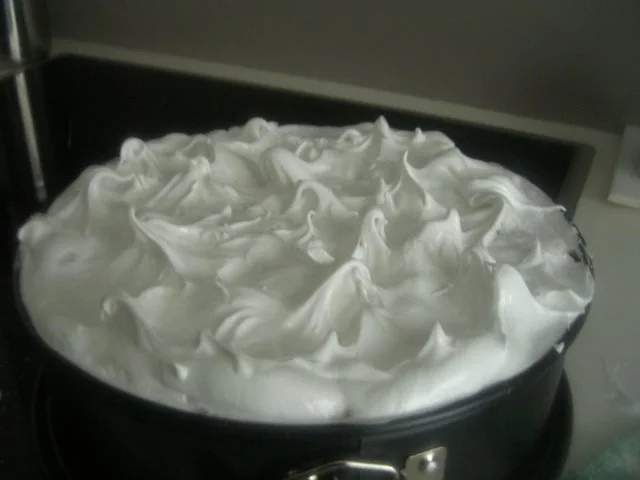 Apfel-Topfen-Kuchen mit Baiser-Haube - Rezept - Bild Nr. 4