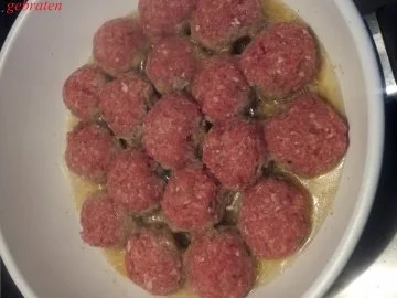 Pfannengerichte: Bouletten tummeln sich in einer Kartoffel-Bohnen Champignons-Pfanne - Rezept - Bild Nr. 21