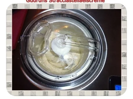 Rezept: Eis: Stracciatellaeis Bild Nr. 5 Eis: Stracciatellaeis - Rezept - Bild Nr. 5