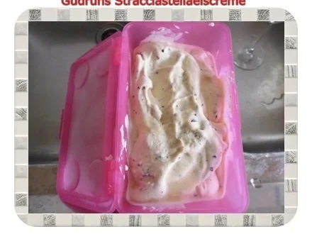 Rezept: Eis: Stracciatellaeis Bild Nr. 9 Eis: Stracciatellaeis - Rezept - Bild Nr. 9