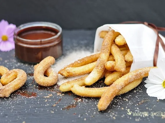 Churros mit heisser Schokolade - Rezept - Bild Nr. 2