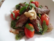 Rezept: Bohnen-Tomatenpfanne mit Lammfilets Bohnen-Tomatenpfanne mit Lammfilets - Rezept