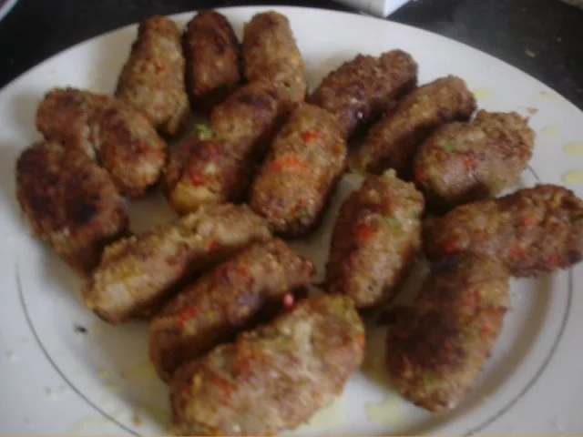 Rezept: Rindermett-Paprika-Röllchen Rindermett-Paprika-Röllchen - Rezept