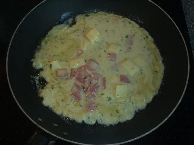 Eierkuchen mit Salami und Käse Konfetti - Rezept - Bild Nr. 4