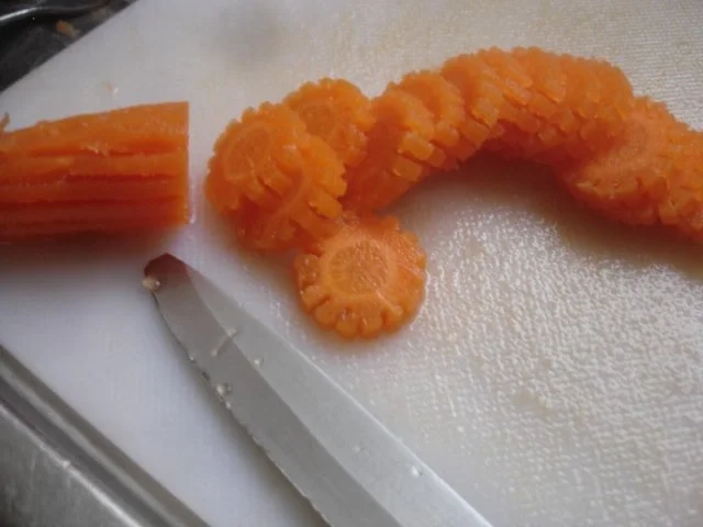 Rezept: Möhrenblüten in Sahnesauce Bild Nr. 2 Möhrenblüten in Sahnesauce - Rezept - Bild Nr. 2