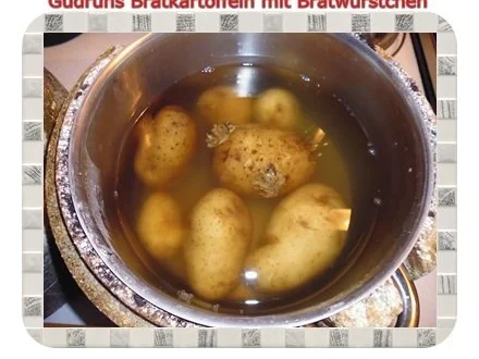 Kartoffeln: Bratkartoffeln mit Bratwürstchen - Rezept - Bild Nr. 2