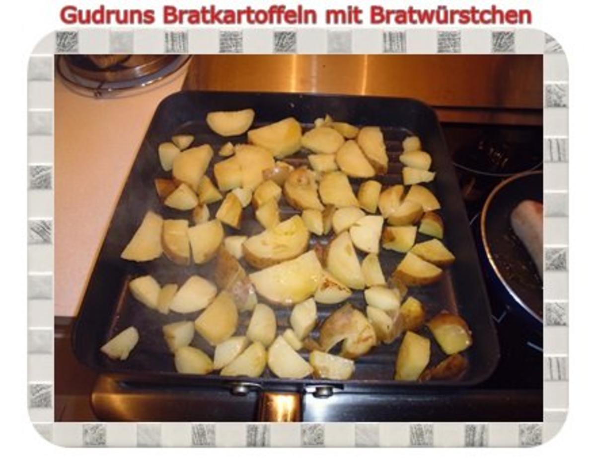 Kartoffeln: Bratkartoffeln mit Bratwürstchen - Rezept - Bild Nr. 4