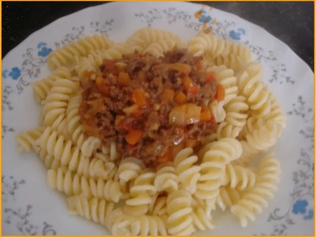 Pasta mit gemischten Salat - Rezept