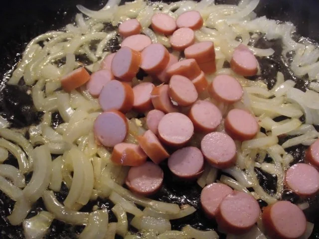 Frikassee mit Ei - Würstchen und Gemüse - Rezept - Bild Nr. 5