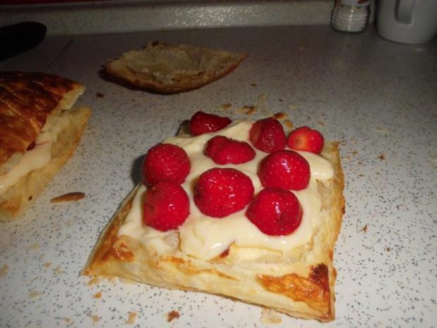 Blätterteig mit Erdbeeren Butterpuddingcreme Fühlung - Rezept - kochbar.de