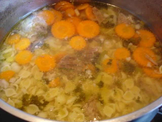 Rezept: Rindfleischsuppe mit Möhrenblüten Bild Nr. 11 Rindfleischsuppe mit Möhrenblüten - Rezept - Bild Nr. 11