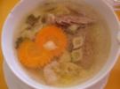 Rindfleischsuppe mit Möhrenblüten - Rezept