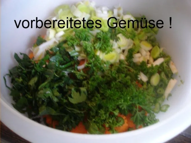 Rezept: Rindfleischsuppe mit Möhrenblüten Bild Nr. 7 Rindfleischsuppe mit Möhrenblüten - Rezept - Bild Nr. 7