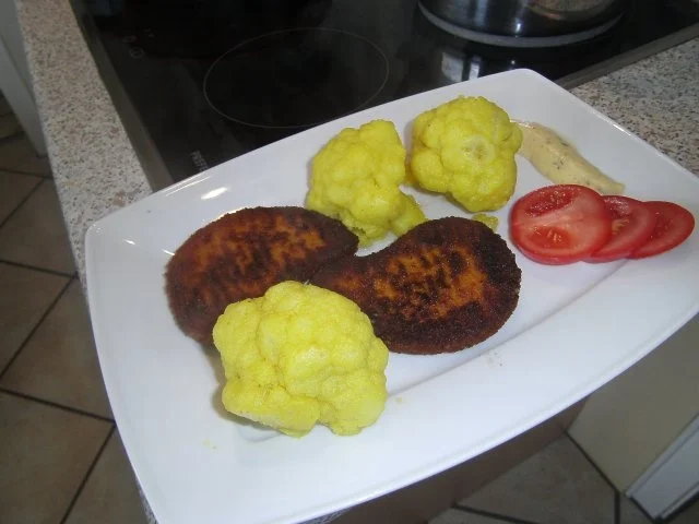 Rezept: Kardamon-Blumenkohl mit Veggieschnitzel Bild Nr. 4 Kardamon-Blumenkohl mit Veggieschnitzel - Rezept - Bild Nr. 4