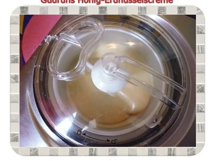 Rezept: Eis: Honig-Erdnuss-Eiscreme Bild Nr. 7 Eis: Honig-Erdnuss-Eiscreme - Rezept - Bild Nr. 7