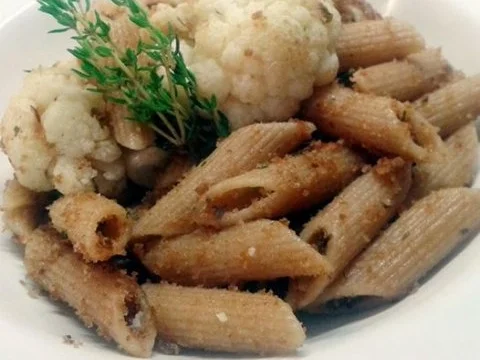 Brösel-Nudeln mit Blumenkohl - Rezept