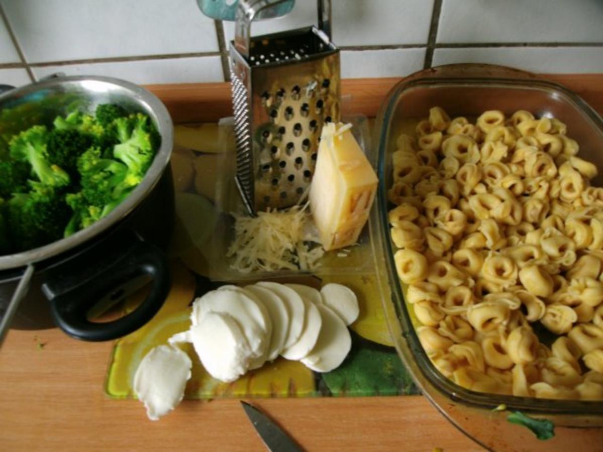 Tortellinigratin....mit Broccoli und weißer Bolognesesauce - Rezept - Bild Nr. 12