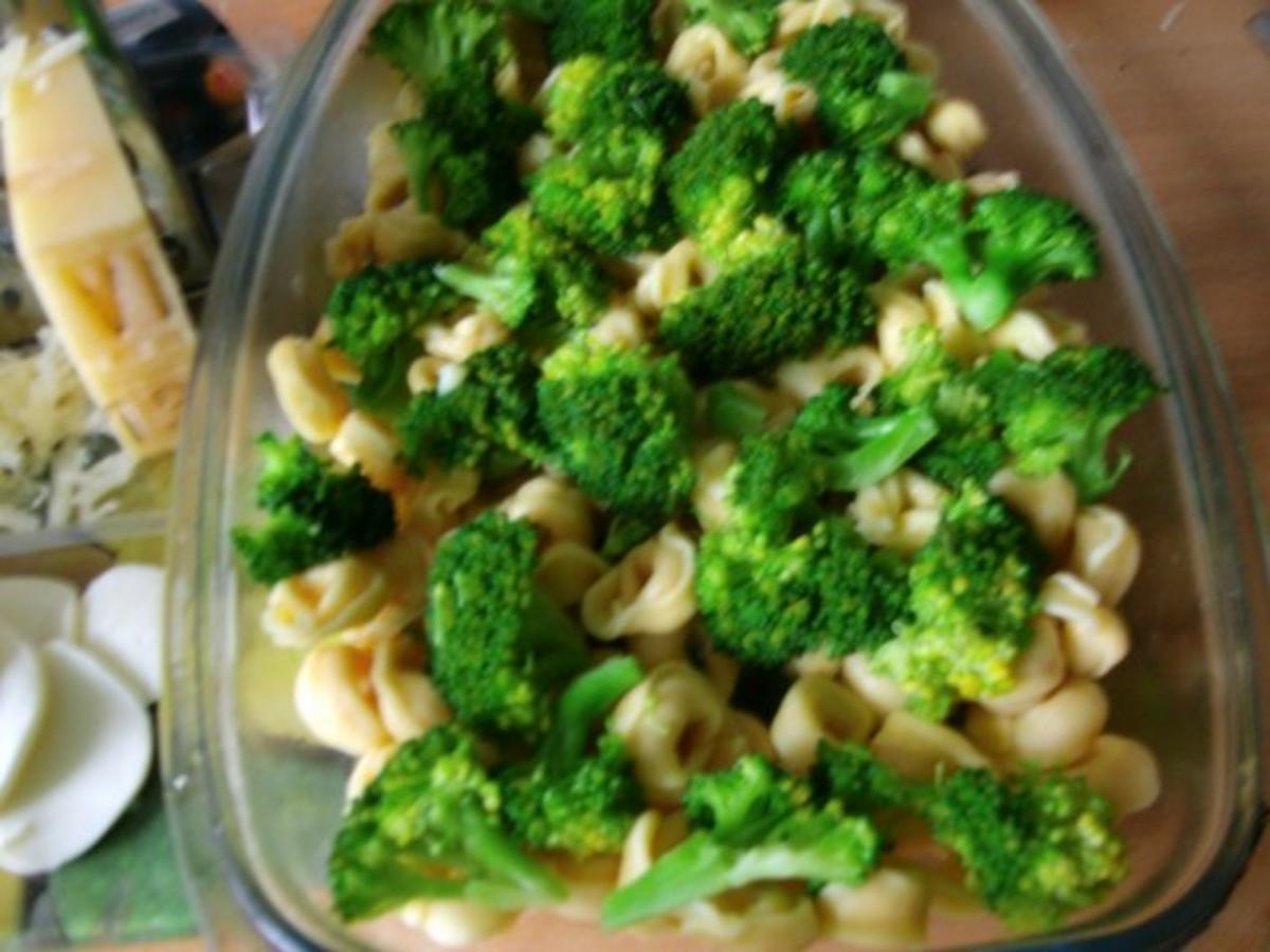 Tortellinigratin....mit Broccoli und weißer Bolognesesauce - Rezept - Bild Nr. 13